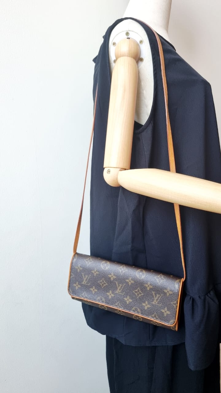 Pochette Toile Monogram Classique
