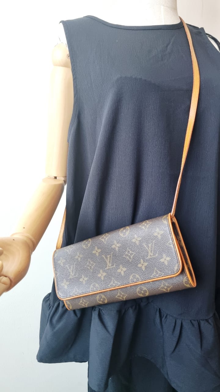 Pochette Toile Monogram Classique