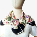 Foulard Yves Saint Laurent soie carré floral 80x80 multicolore