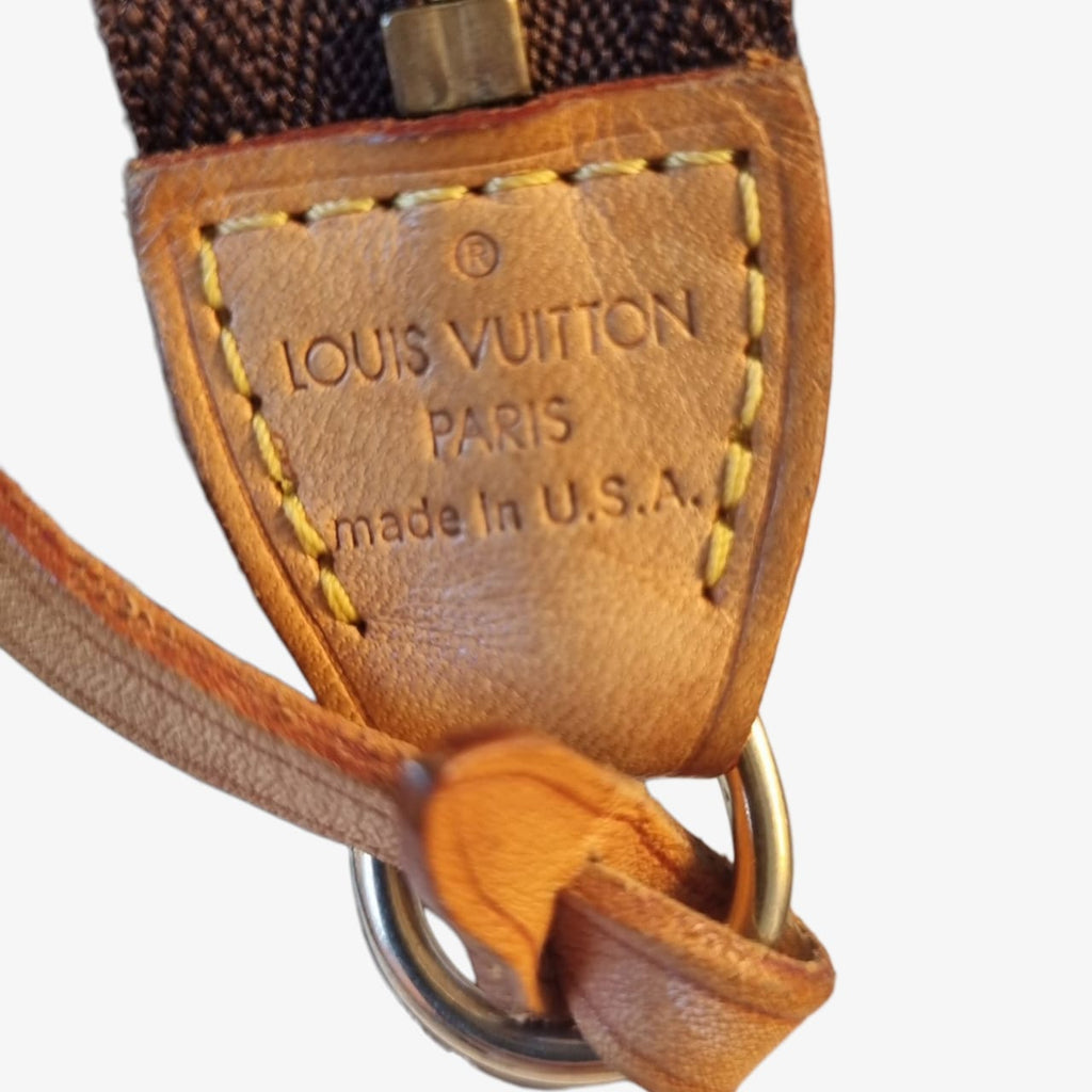 Louis Vuitton -  Pochette Accessoire