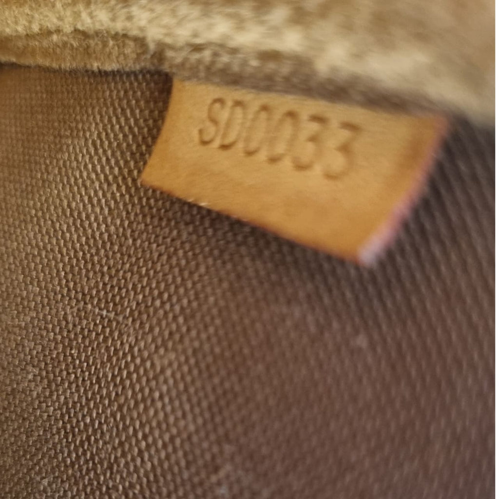 Louis Vuitton -  Pochette Accessoire