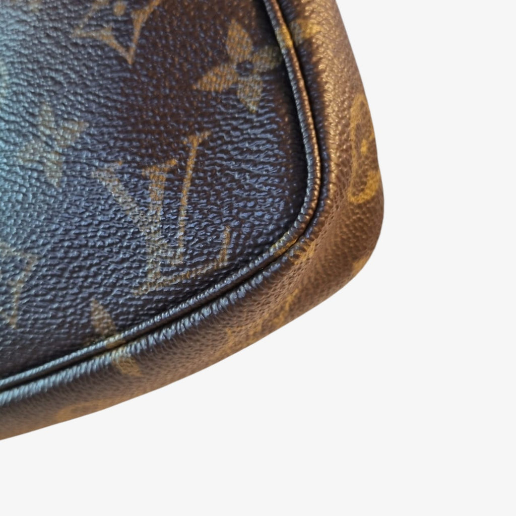 Louis Vuitton -  Pochette Accessoire