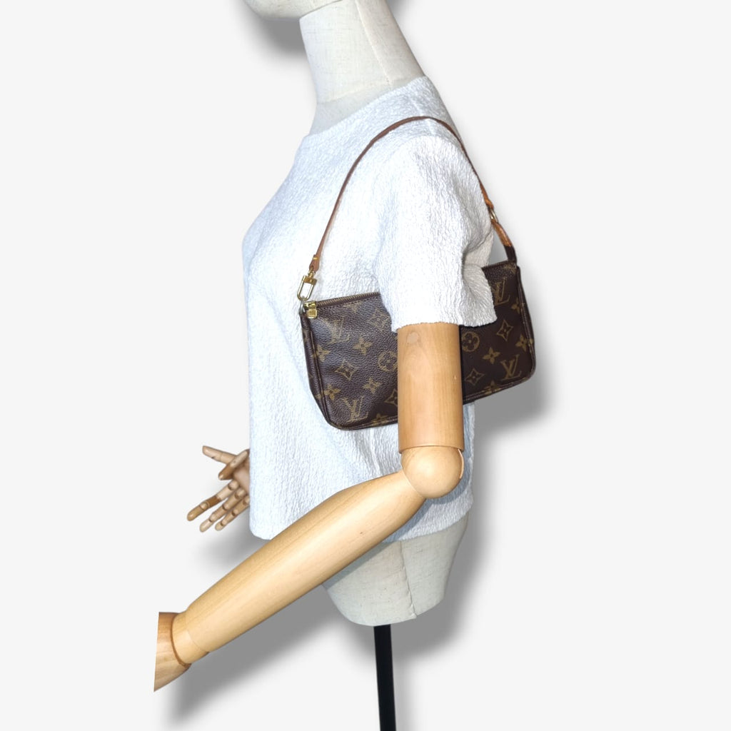 Louis Vuitton -  Pochette Accessoire