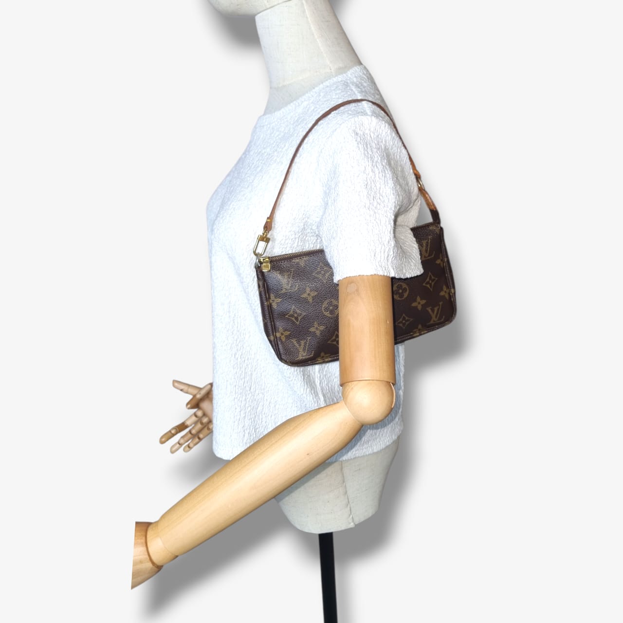 Louis Vuitton -  Pochette Accessoire