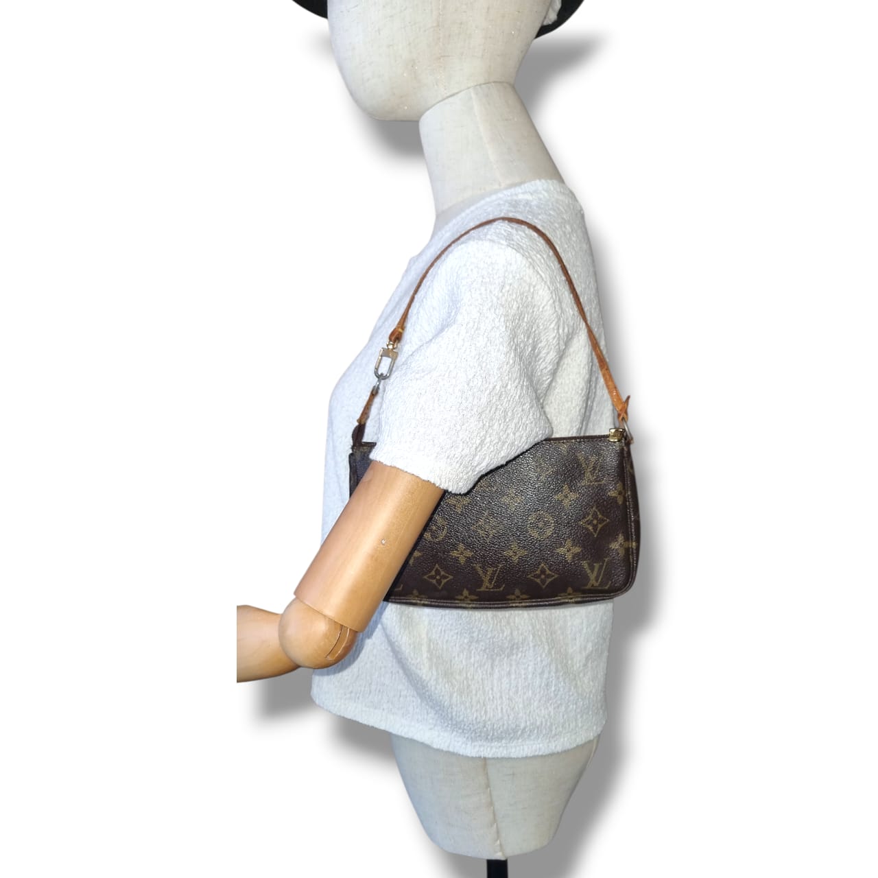 Louis Vuitton -  Pochette Accessoire