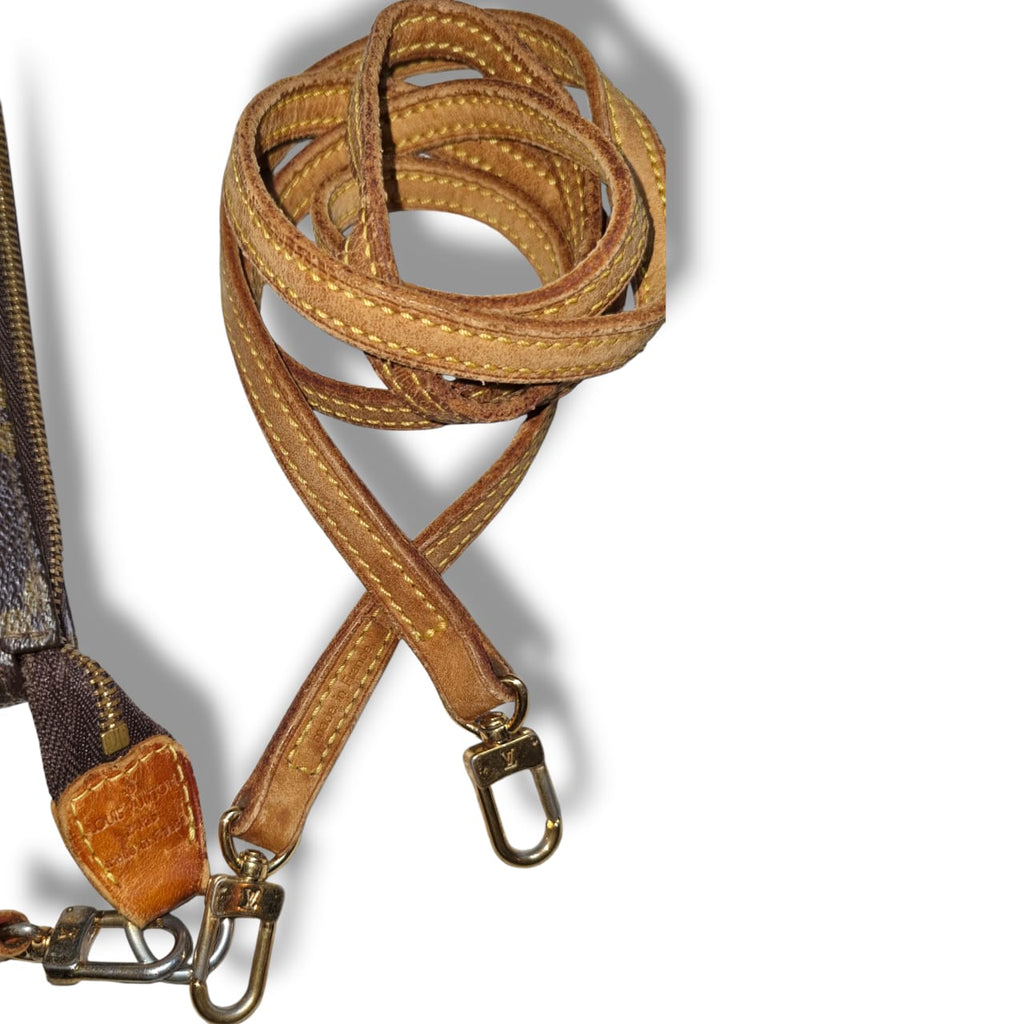 Louis Vuitton -  Pochette Accessoire