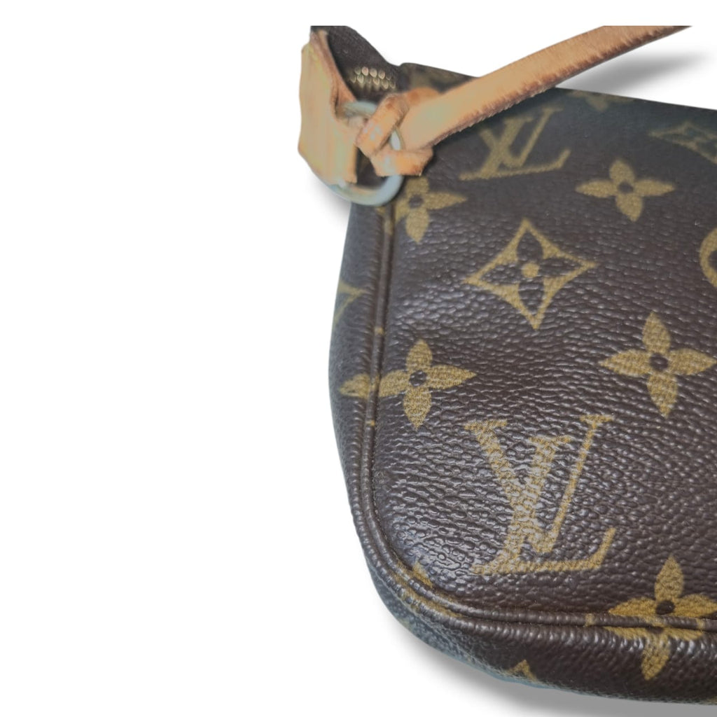 Louis Vuitton -  Pochette Accessoire