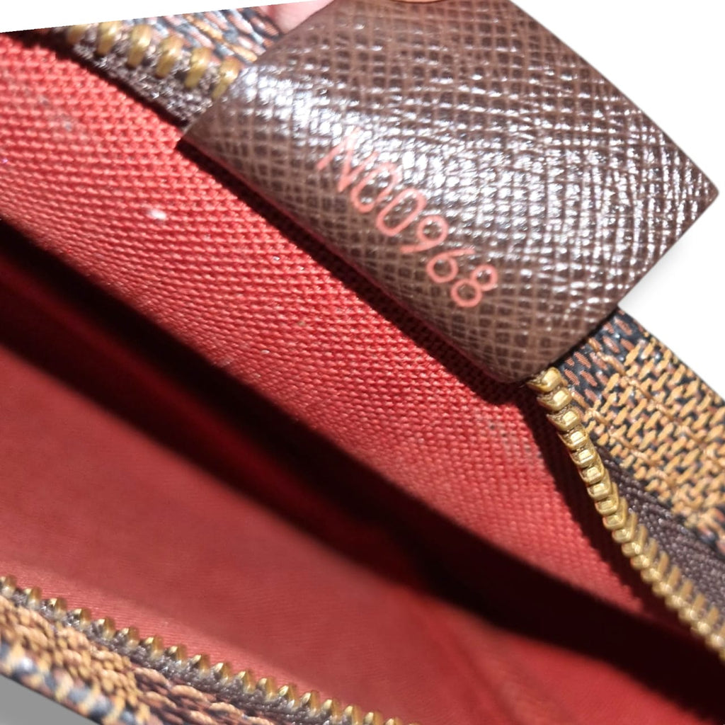 Louis Vuitton Pochette accessoire damier