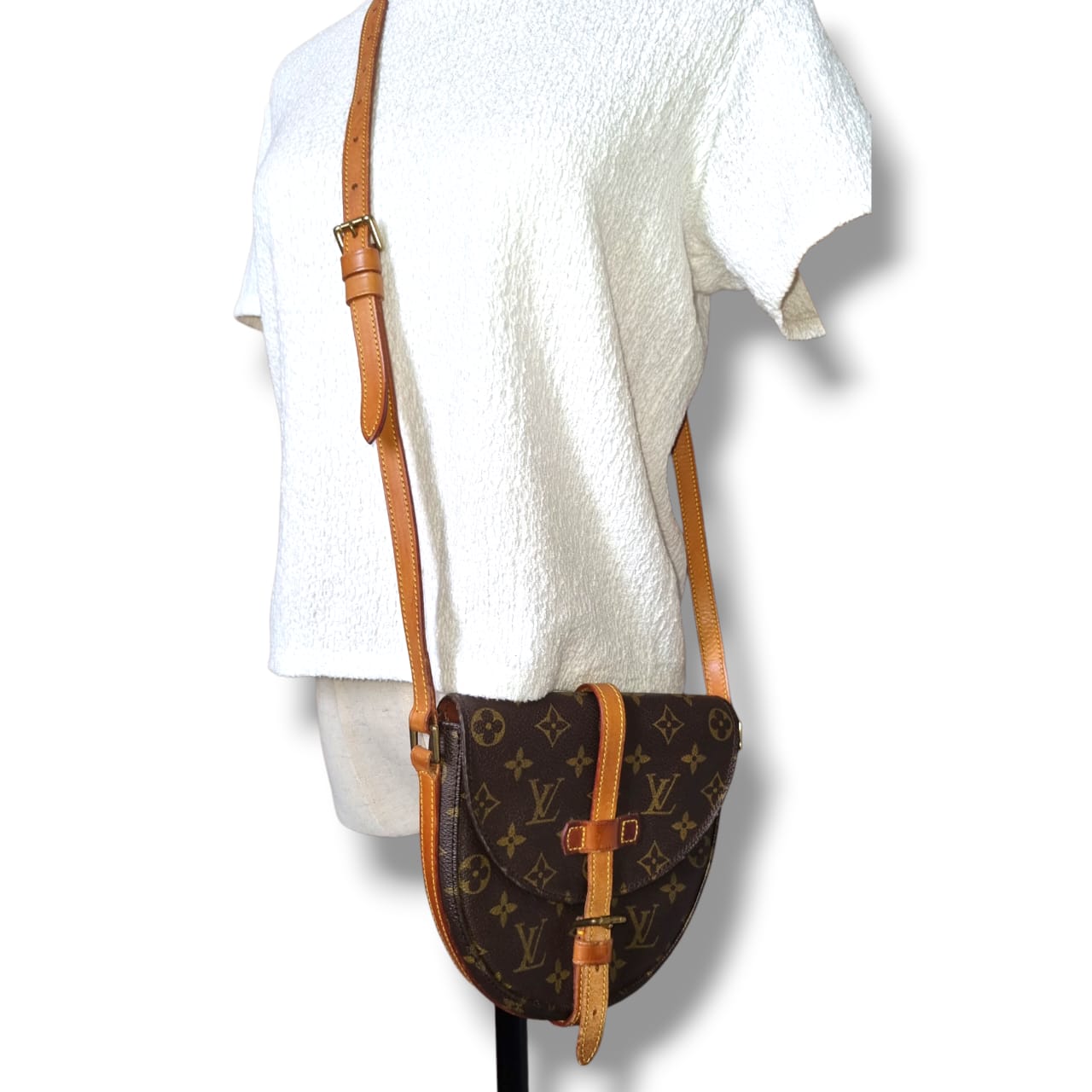 Sac Louis Vuitton Chantilly GM monogram vintage cuir patiné porté croisé