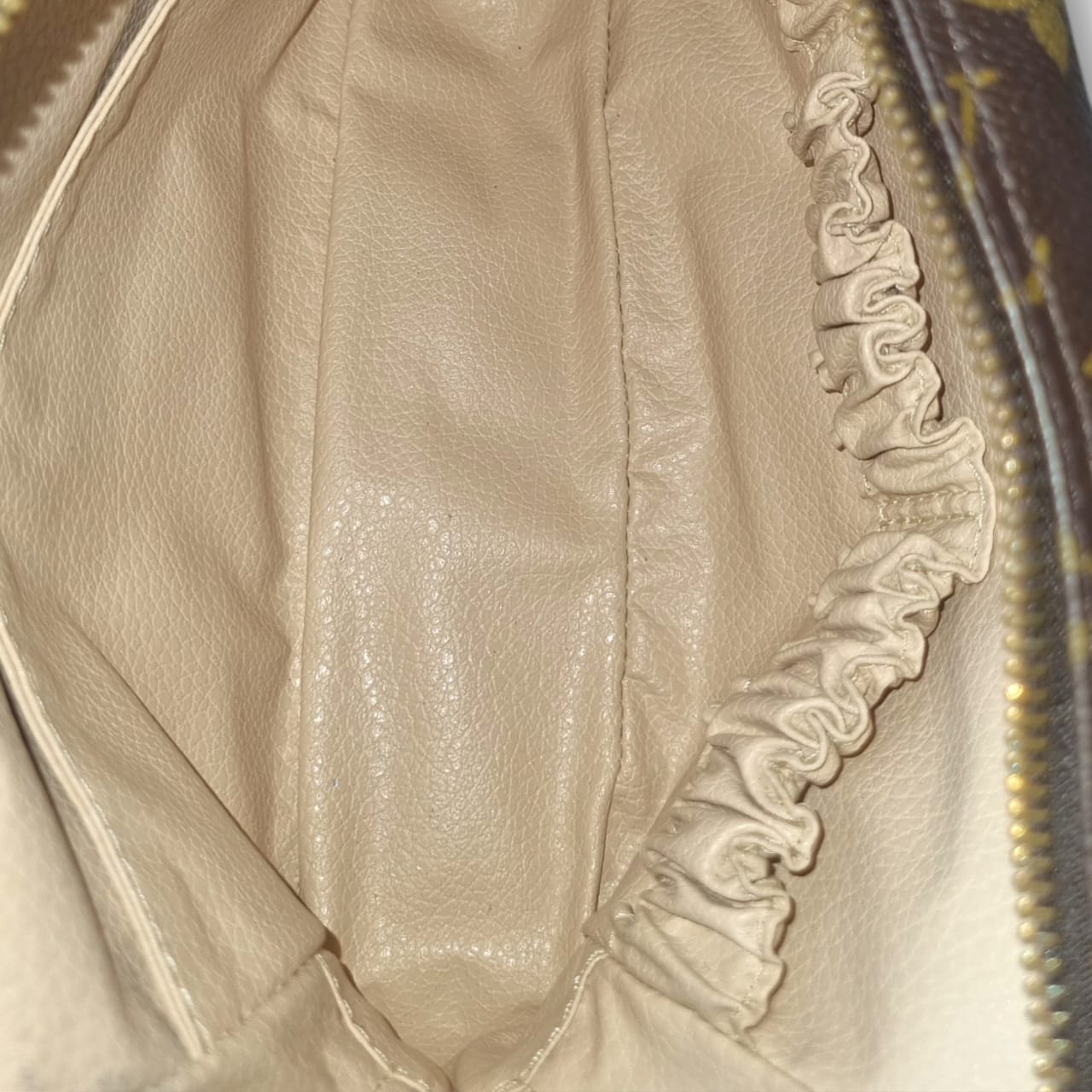 Louis Vuitton Trousse de toilette
