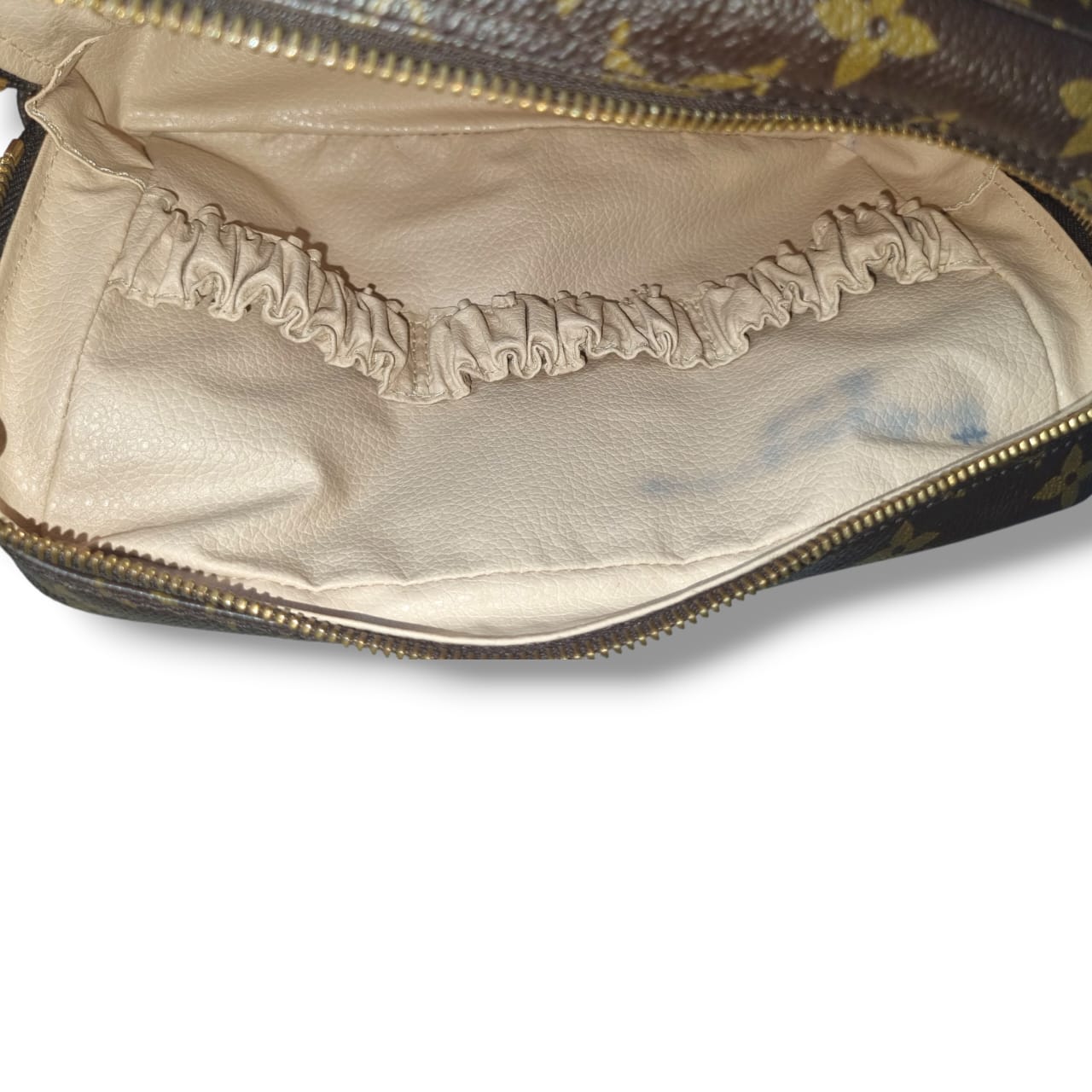 Louis Vuitton Trousse de toilette